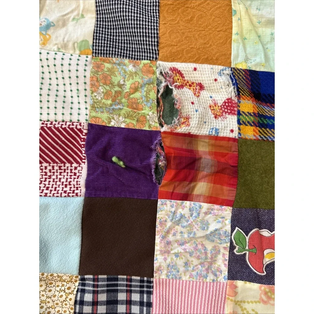 Vintage Quilt 90x89 Apples, Flowers